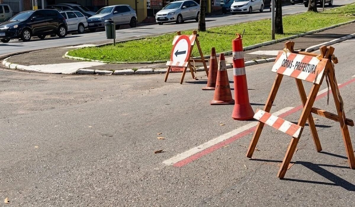 Avenida Rebouças tem interdição parcial para implantação e sinalização de lombada em Sumaré