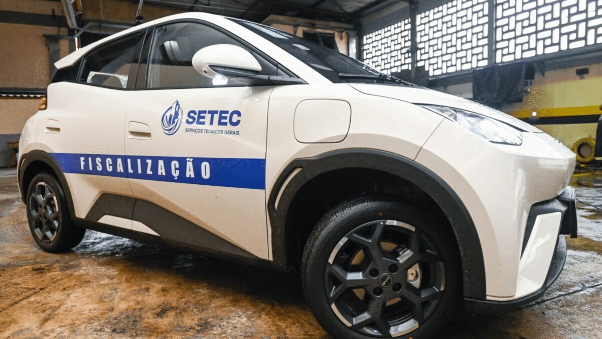 Setec terá 15 veículos elétricos e híbridos para fiscalização